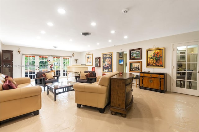 610 Lake Dasha Cir, Plantation, FL 33324 - living area featuring recessed lighting