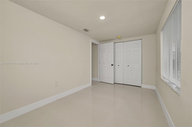 10051 SW 48th St, Miami, FL 33165 - unfurnished bedroom featuring a closet, visible vents, baseboards, and recessed lighting