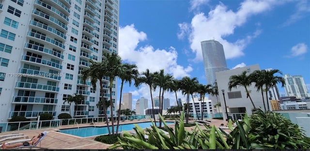 31 SE 5th St Unit 1505, Miami, FL 33131 - community pool featuring a view of city
