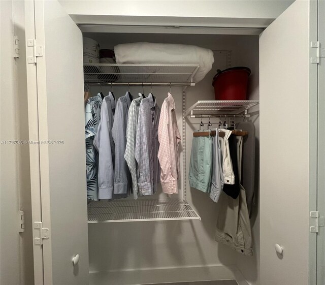 90 SW 3rd St Unit 1514, Miami, FL 33130 - view of closet