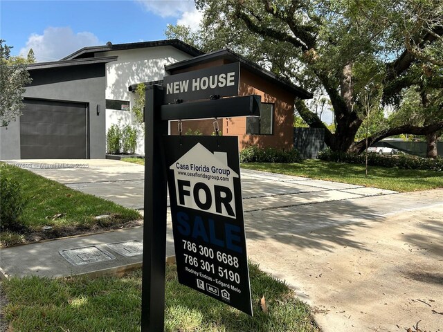 1611 SW 30th Ave, Fort Lauderdale, FL 33312 - exterior details with concrete driveway