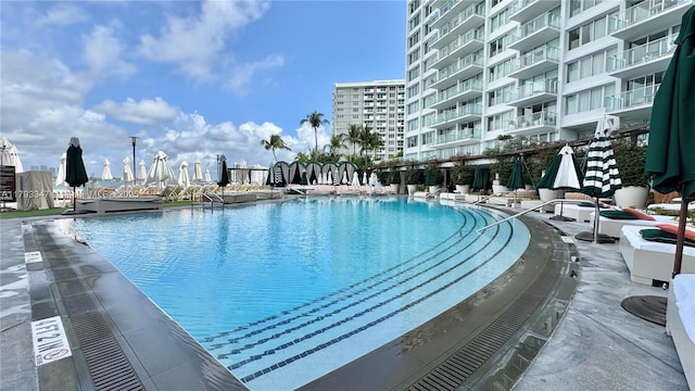 1100 W Ave Unit 1108, Miami Beach, FL 33139 - view of community pool