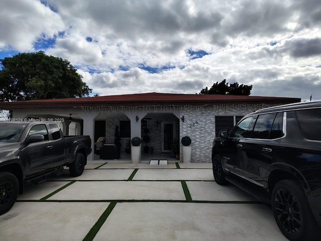 224 E 42nd St, Hialeah, FL 33013 - view of garage