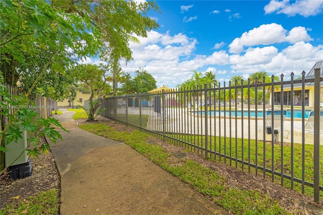 8425 SW 137th Ave Unit 8425, Miami, FL 33183 - community pool with fence