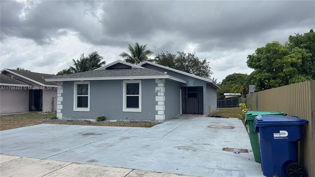 3211 NW 191st St, Miami Gardens, FL 33056 - photo 2