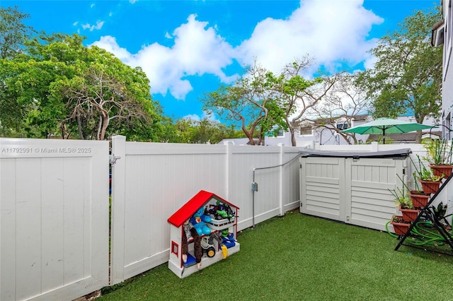 11733 NW 11th St, Pembroke Pines, FL 33026 - view of yard featuring a gate
