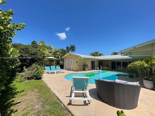 4410 N Buchanan St, Hollywood, FL 33021 - swimming pool featuring a patio area