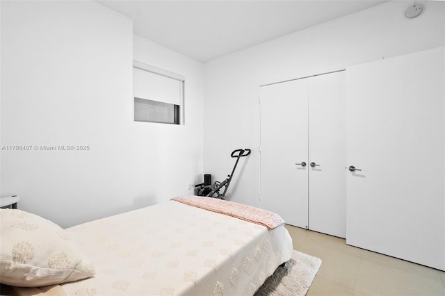 bedroom featuring a closet