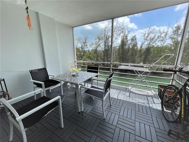 3660 NE 166th St Unit 307, North Miami Beach, FL 33160 - view of sunroom / solarium