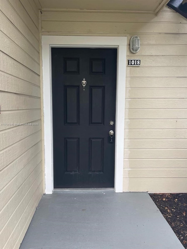 view of property entrance