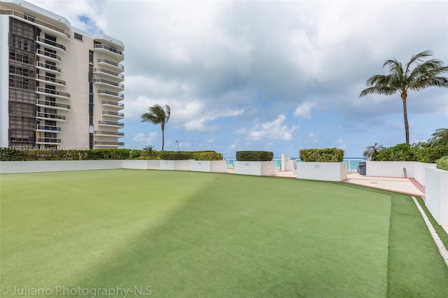 6365 Collins Ave Unit 3202, Miami Beach, FL 33141 - view of yard with a putting area