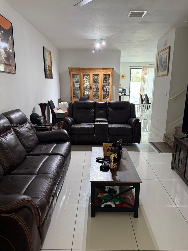 424 NE 194th Ter, Miami, FL 33179 - photo 25