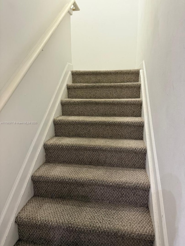 424 NE 194th Ter, Miami, FL 33179 - photo 26