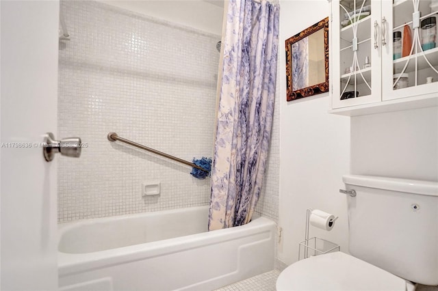 1450 NW 18th Ave Unit 203, Delray Beach, FL 33445 - full bathroom with toilet and shower / bath combo with shower curtain
