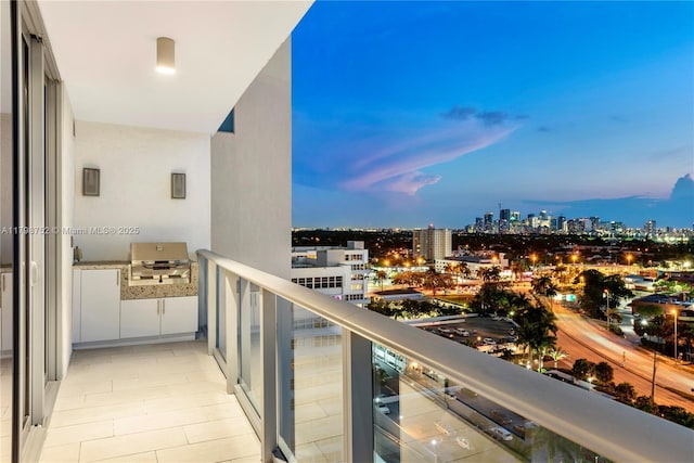 1180 N Federal Hwy Unit 1407, Fort Lauderdale, FL 33304 - balcony featuring grilling area, a view of city, and exterior kitchen