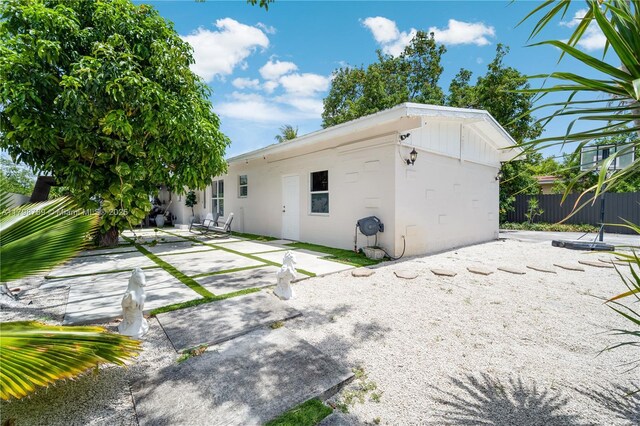 1245 NE 154th St, North Miami Beach, FL 33162 - view of yard