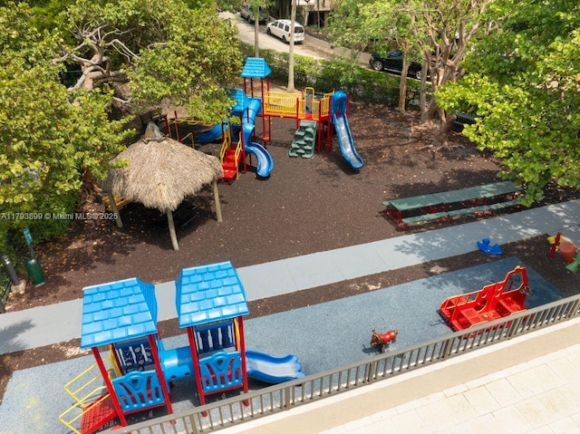 151 Crandon Blvd Unit 926, Key Biscayne, FL 33149 - view of communal playground