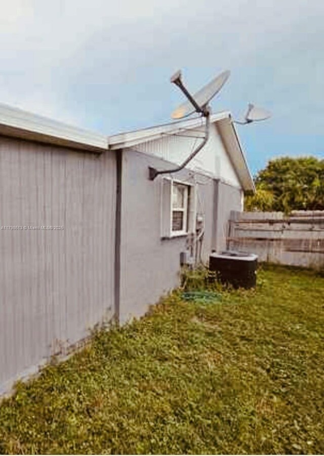 8130 SW 7th Ct, North Lauderdale, FL 33068 - view of front of home featuring stucco siding and a front lawn