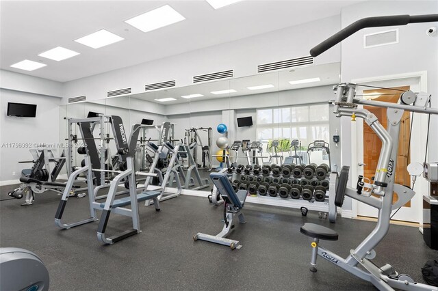 6917 Collins Ave Unit 607, Miami Beach, FL 33141 - view of workout area
