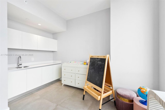 851 NE 1st Ave Unit 4011, Miami, FL 33132 - rec room featuring a sink