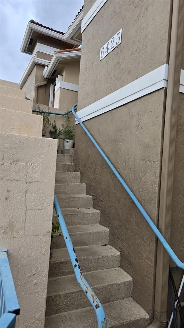 6425 SW 130th Pl Unit 704, Miami, FL 33183 - view of stairs