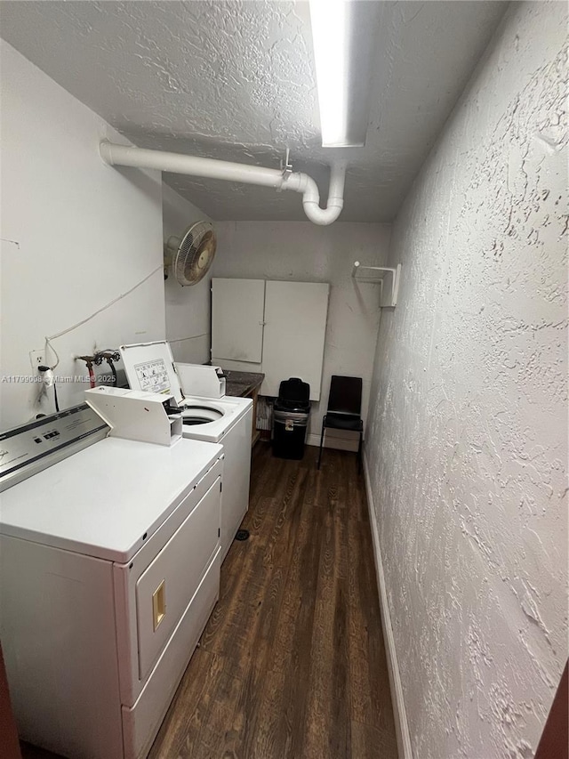 9420 Sunrise Lakes Blvd Unit 106, Sunrise, FL 33322 - shared laundry with independent washer and dryer, dark wood finished floors, a textured wall, and a textured ceiling