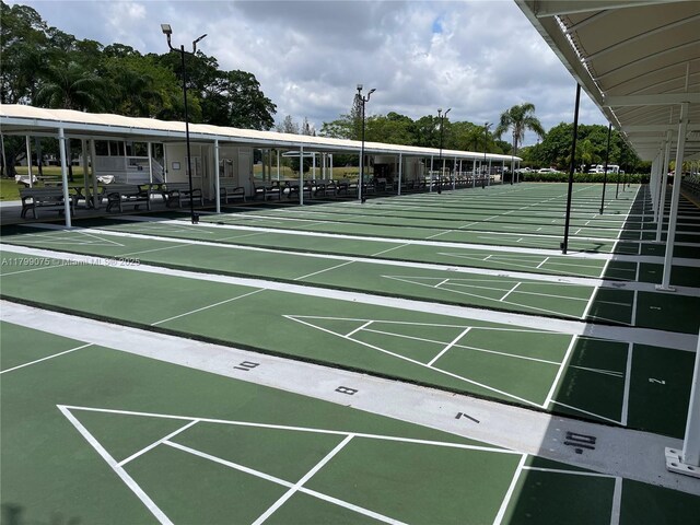 3087 Newport S Unit 3087, Deerfield Beach, FL 33442 - surrounding community with shuffleboard