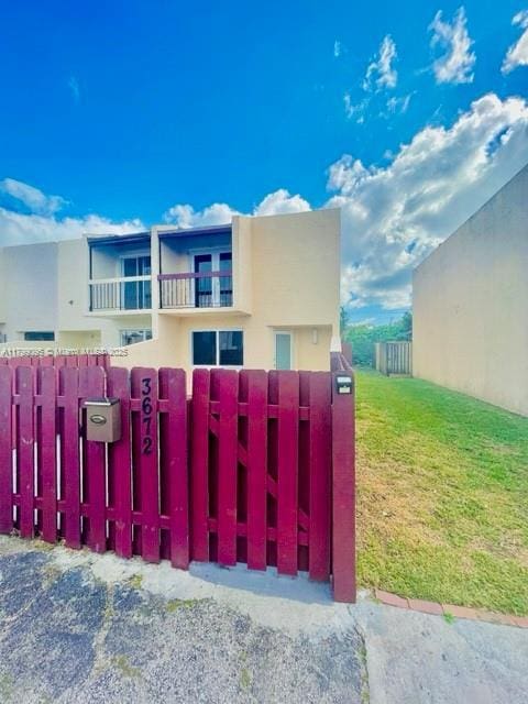 3672 SW 59th Ave Unit 7, Davie, FL 33314 - gate with fence