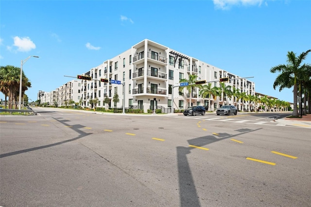 view of apartment building / complex