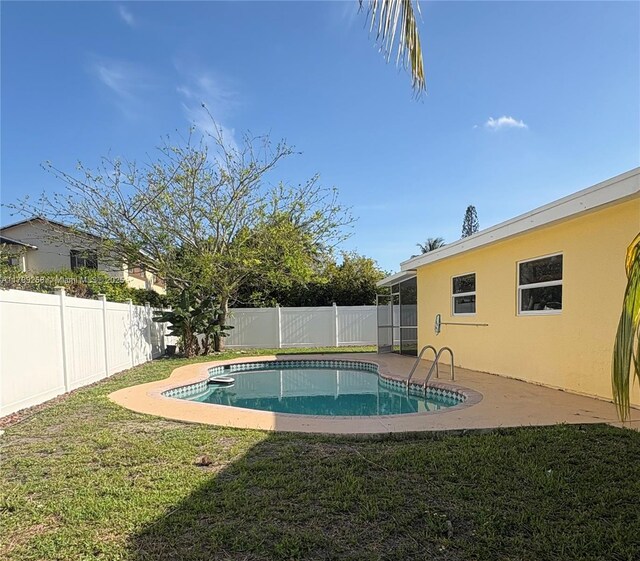 2650 NW 67th Ter, Margate, FL 33063 - view of pool featuring a fenced backyard