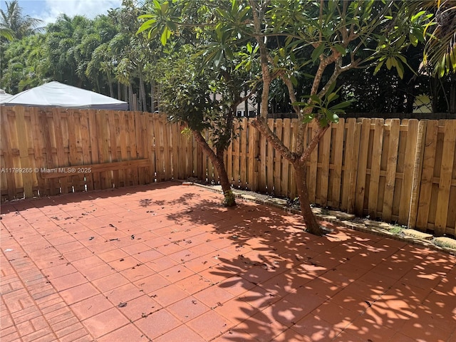 4139 NE 26th St, Homestead, FL 33033 - view of patio / terrace