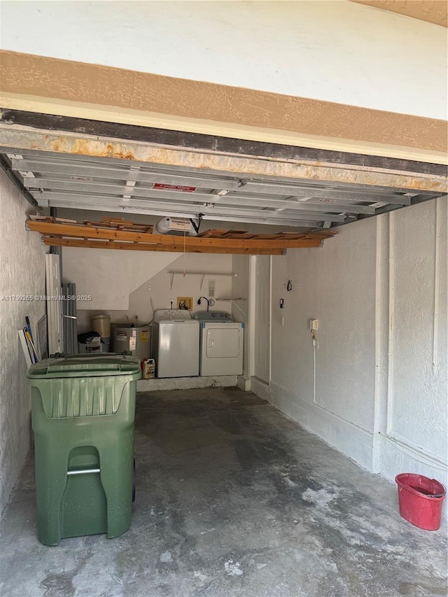 4139 NE 26th St, Homestead, FL 33033 - garage with washing machine and dryer and electric water heater