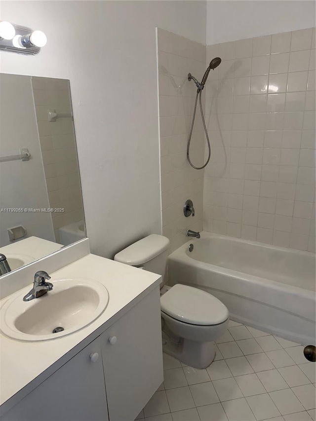 4139 NE 26th St, Homestead, FL 33033 - bathroom featuring tile patterned floors, shower / tub combination, and vanity