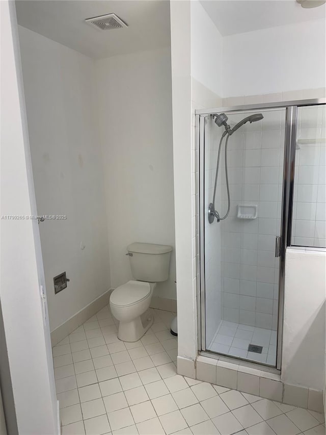 4139 NE 26th St, Homestead, FL 33033 - bathroom featuring a stall shower and tile patterned floors