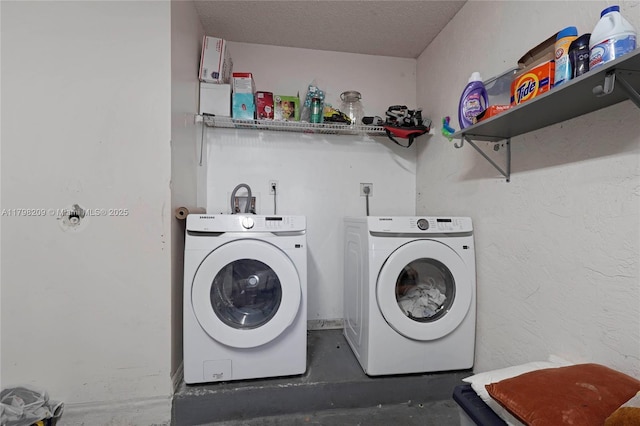 9054 NW 193rd Ter, Hialeah, FL 33018 - laundry area featuring independent washer and dryer
