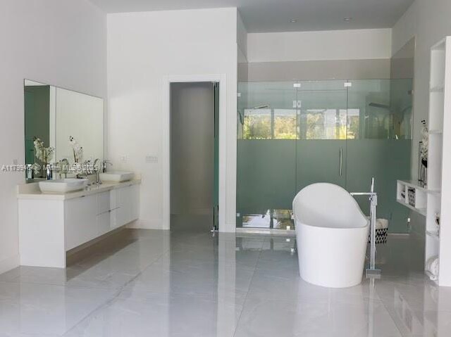 9781 NW 131st St, Hialeah Gardens, FL 33018 - photo 43
