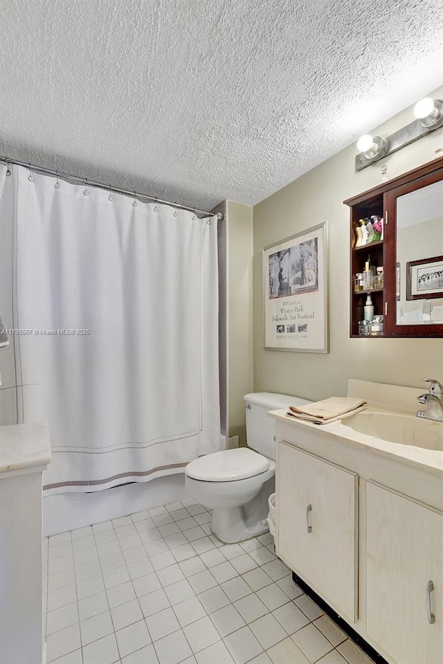 600 Three Islands Blvd Unit 1703, Hallandale Beach, FL 33009 - bathroom featuring a textured ceiling, toilet, vanity, and shower / bath combo