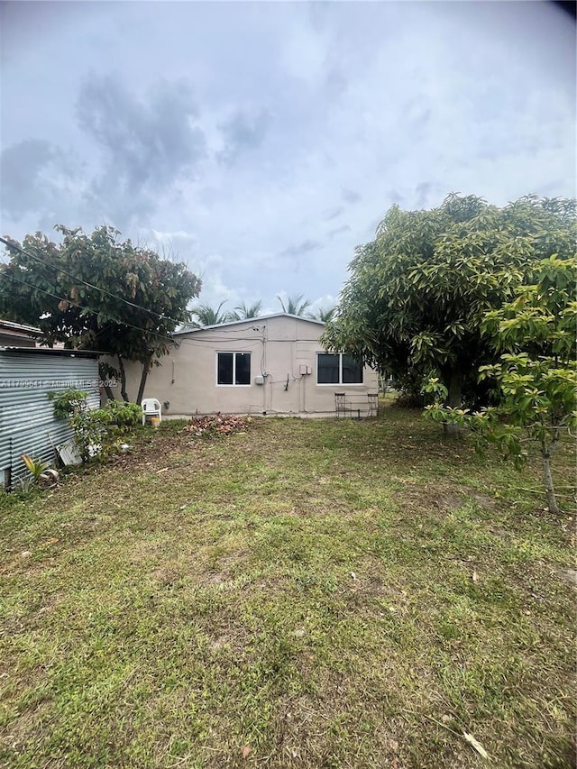 717 NW 1st St, Hallandale Beach, FL 33009 - view of green lawn