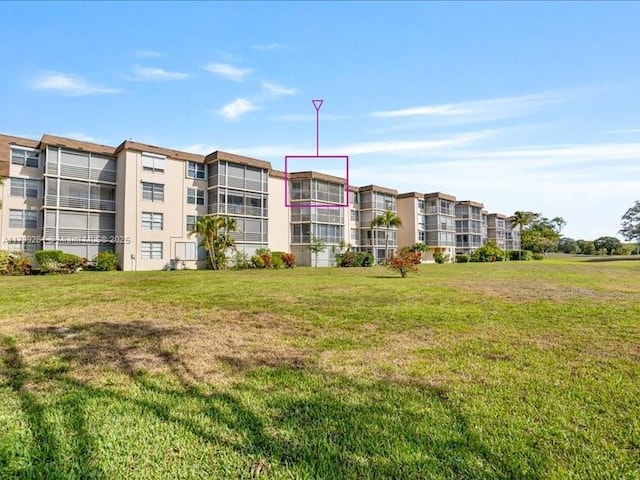 view of apartment building / complex