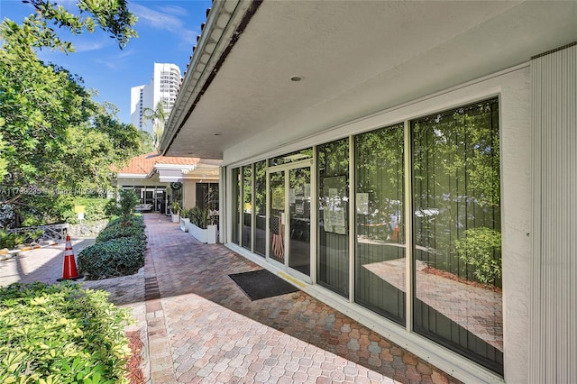3400 NE 192nd St Unit Ph11, Aventura, FL 33180 - view of patio