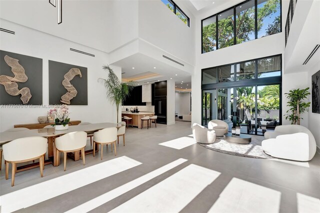 11143 NE 8th Ave, Biscayne Park, FL 33161 - lobby featuring a towering ceiling