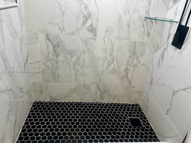 9920 NW 68th Pl Unit 103, Tamarac, FL 33321 - full bath with tiled shower