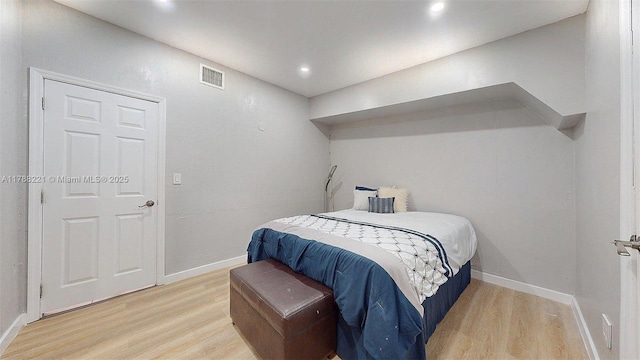 5010 SW 111th Ave, Miami, FL 33165 - bedroom featuring light wood-style floors, recessed lighting, and baseboards