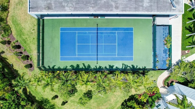 aerial view of property and surrounding area