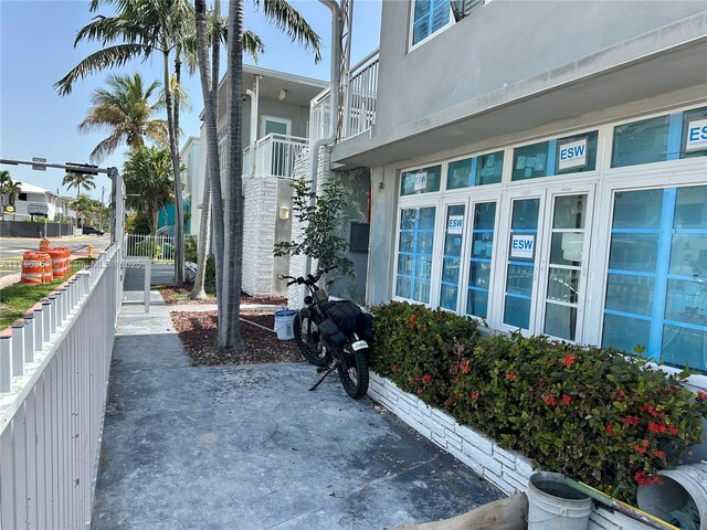 7435 Harding Ave Unit 101, Miami Beach, FL 33141 - view of patio