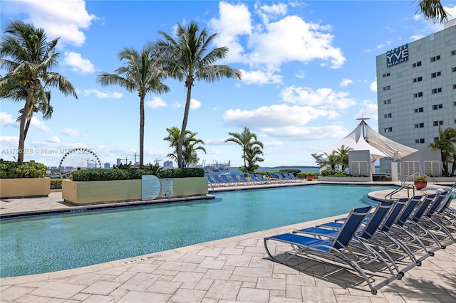 244 Biscayne Blvd Unit 645, Miami, FL 33132 - community pool with a patio area