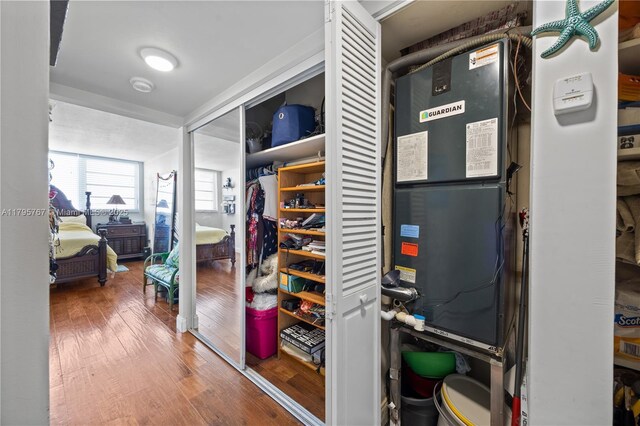 1470 NE 125th Ter Unit Ph9, North Miami, FL 33161 - utility room with heating unit