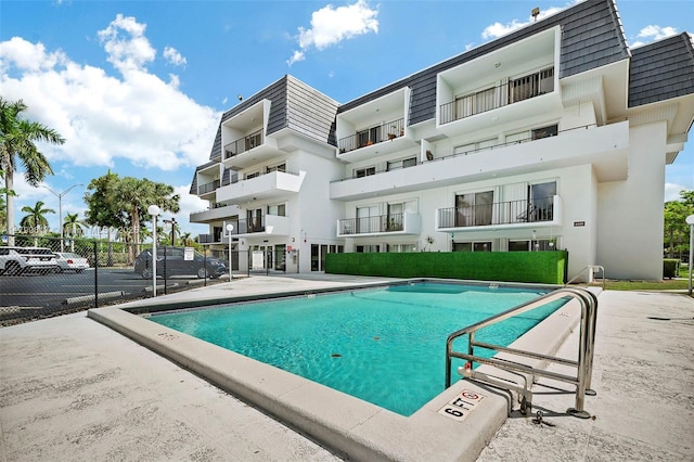 8000 SW 81st Dr Unit 103, Miami, FL 33143 - community pool with fence