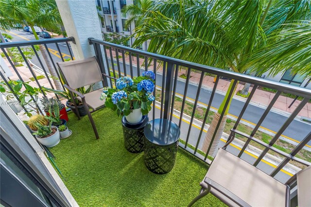8301 NW 41st St Unit B-305, Doral, FL 33166 - view of balcony