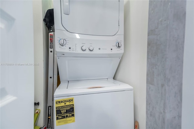 8301 NW 41st St Unit B-305, Doral, FL 33166 - laundry room with stacked washer / drying machine